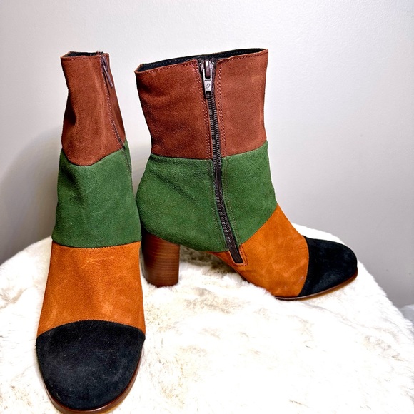 MUSSE & CLOUD color block suede heeled bootie - Picture 2 of 4